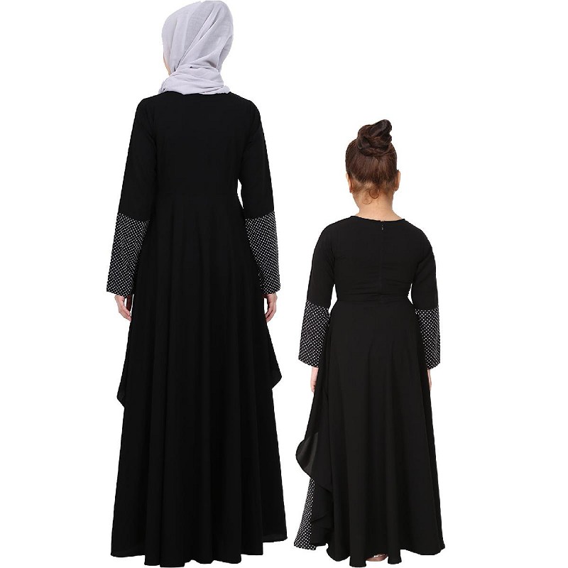 mom and daughter matching abaya