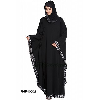 Kaftan abaya with striped crape printed border on sleeves- Black