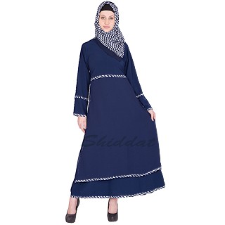 Abaya with multiple strips