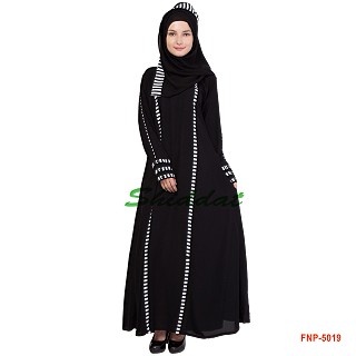 Black flared abaya - Stripe design