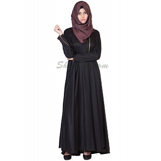 Elegant Black colored abaya 