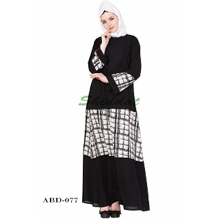 Designer Abaya with striped print - Black-White